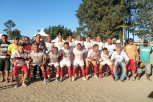 Drogaria Bahia, campeão da 29.ª edição do Torneio do Trabalhador do Centro Social Urbano.