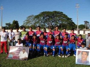Atual campeã, a equipe do Barcelona perdeu na abertura do Municipal de Medeiros Neto.