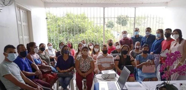 Prefeito Arivaldo de Almeida Costa (Lili) se reúne com secretário de educação Roberto Lopes e demais diretores e coordenadores de Jucuruçu